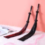 情趣成人皮革红色皮鞭sm男女夫妻性成人品Pu散鞭其它夜店表演鞭子